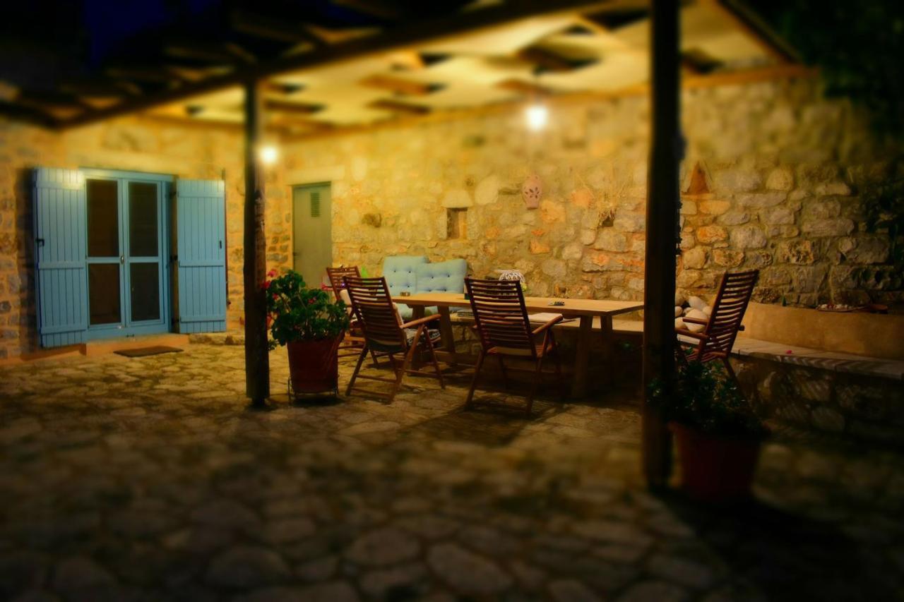 Villa Smaragda Limeni Exterior foto